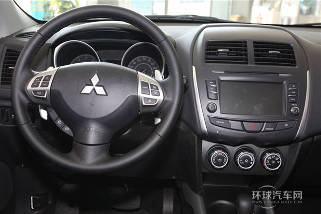 2013款 2.0L 自動四驅尊貴版