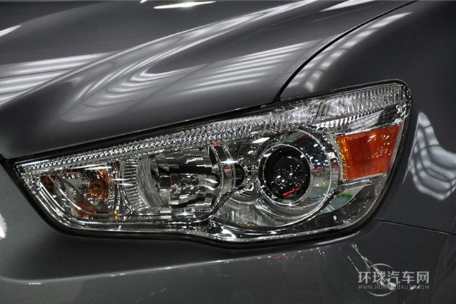 2013款 2.0L 自動四驅(qū)尊貴版