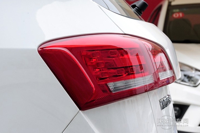 2013款 2.0L 手動尊貴版