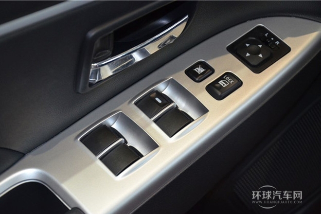 2013款 2.0L 自動四驅旗艦版