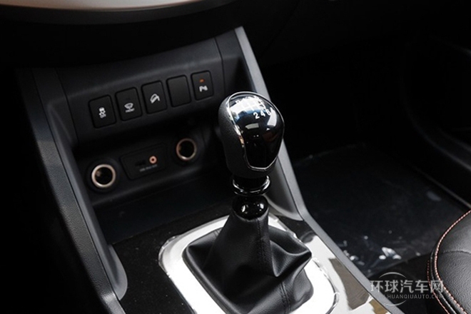 2013款 2.0L 手動尊貴版