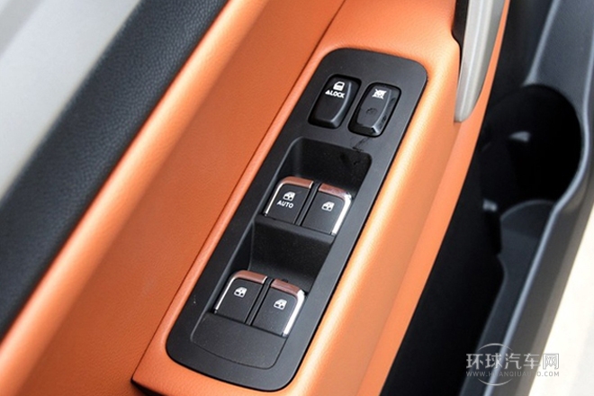 2013款 2.0L 手動尊貴版