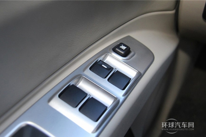 2014款 3.0L 自動(dòng)四驅(qū)行政版