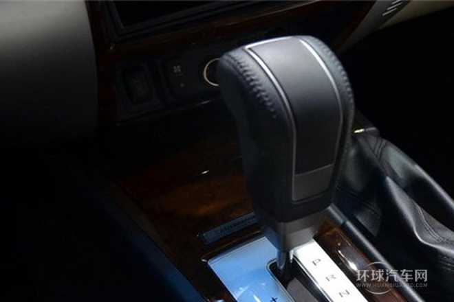 2014款 3.0L 自動四驅行政版