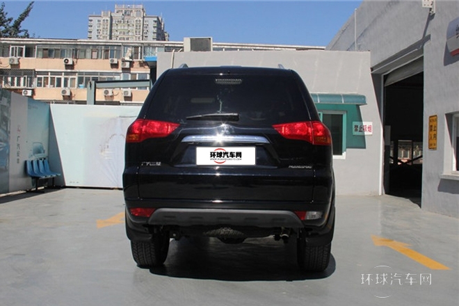 2014款 3.0L 自動(dòng)四驅(qū)行政版