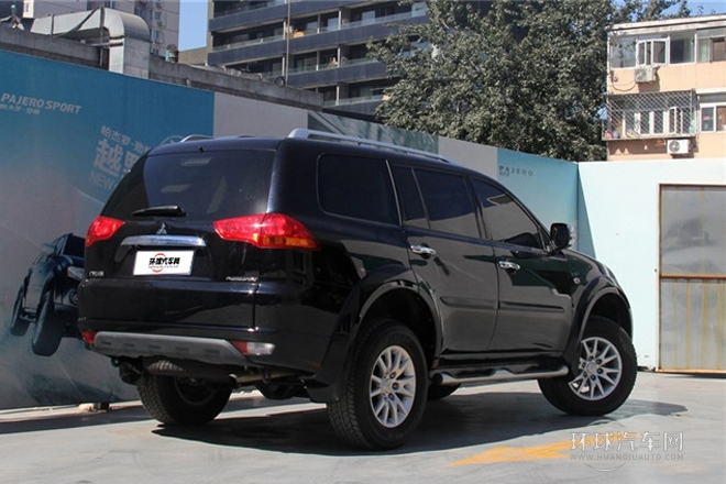 2014款 3.0L 自動四驅行政版