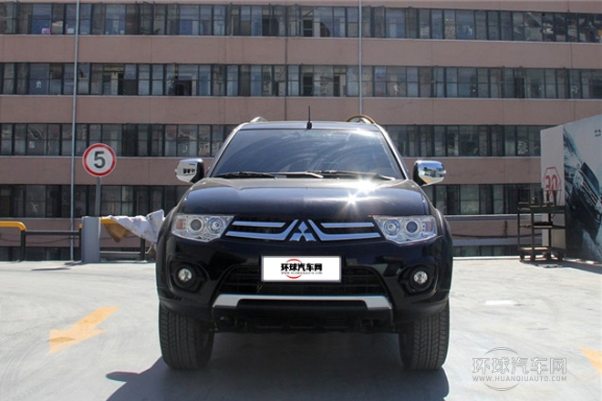 2014款 3.0L 自動(dòng)四驅(qū)行政版