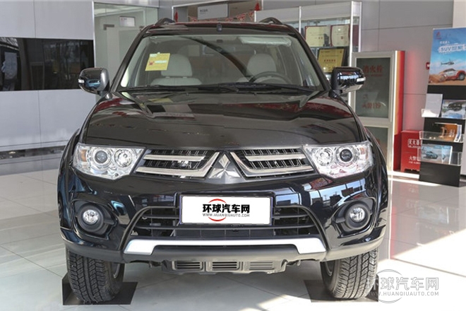 2014款 3.0L 自動(dòng)四驅(qū)行政版