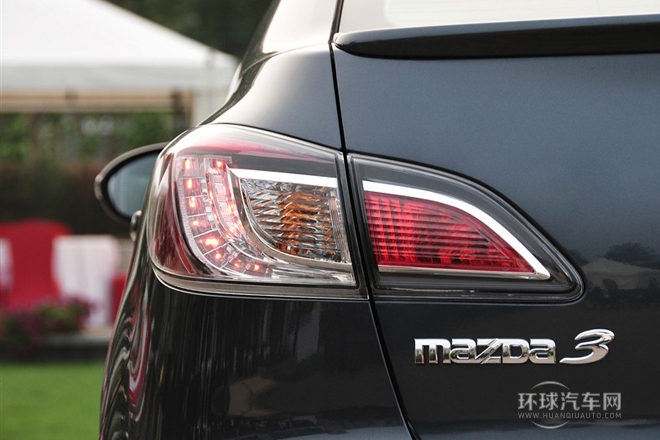 2011款 三廂 2.0L 手動運動型