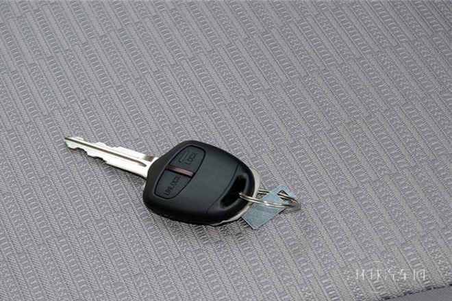 2013款 2.4L 手動兩驅舒適版