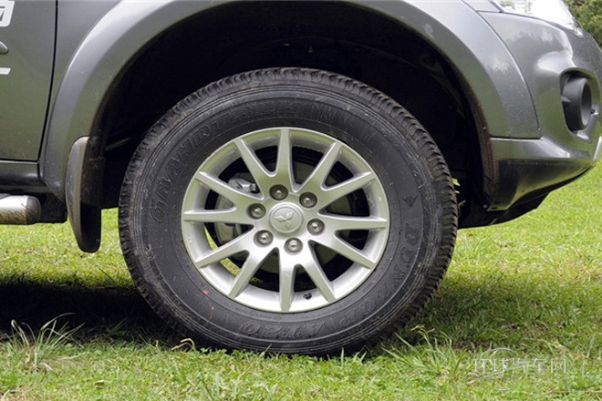 2013款 2.4L 手動兩驅(qū)舒適版