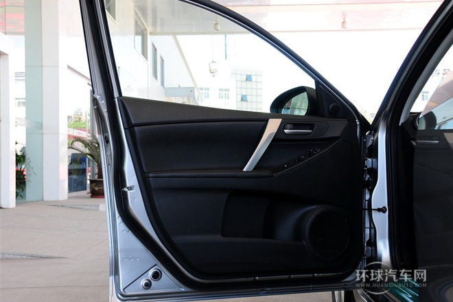 2011款 三廂 2.0L 自動豪華型