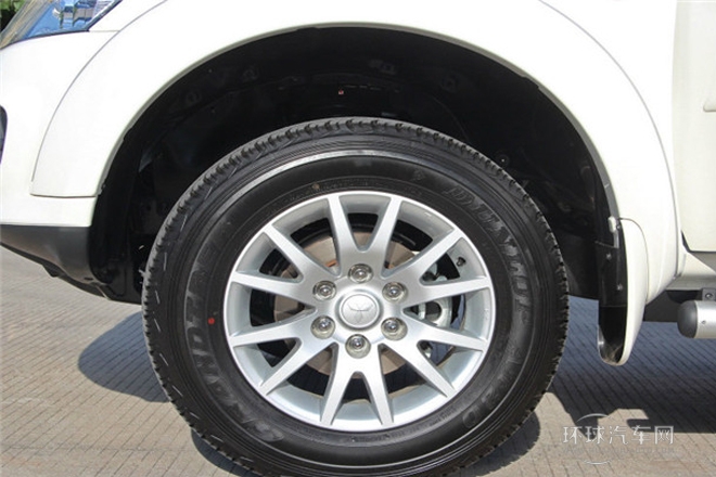 2013款 3.0L 自動兩驅(qū)豪華版