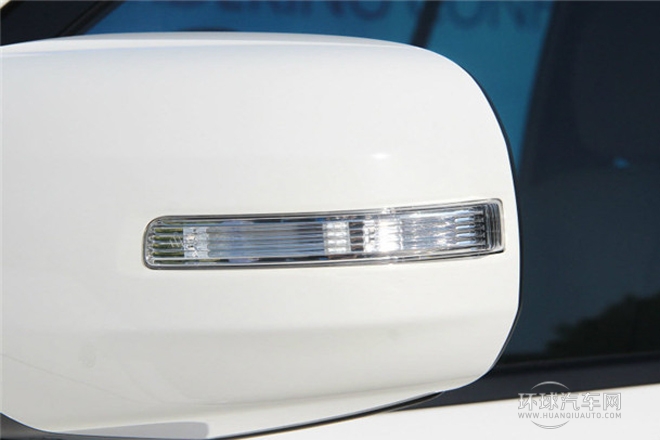 2013款 3.0L 自動(dòng)兩驅(qū)豪華版