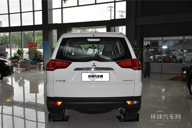 2013款 3.0L 自動(dòng)兩驅(qū)豪華版