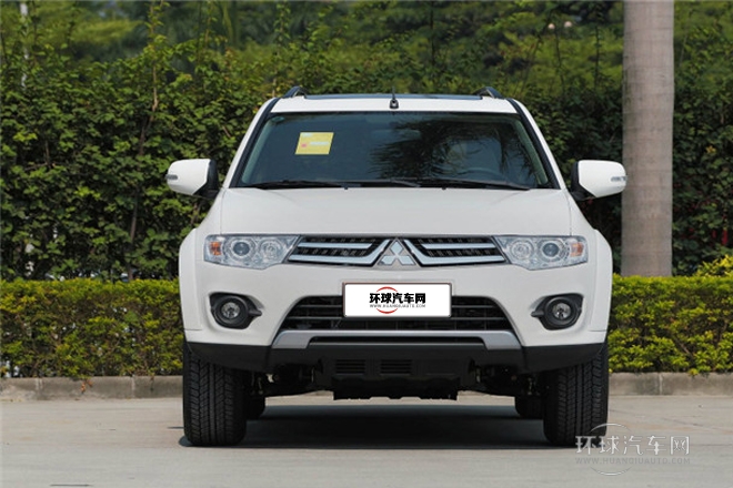 2013款 3.0L 自動(dòng)兩驅(qū)豪華版