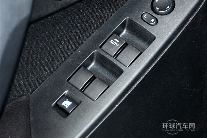 2012款 兩廂 1.6L 手動舒適型