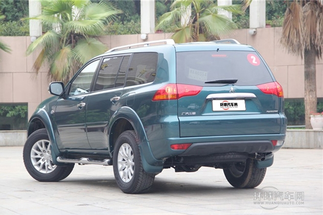 2013款 3.0L 自動(dòng)四驅(qū)旗艦版