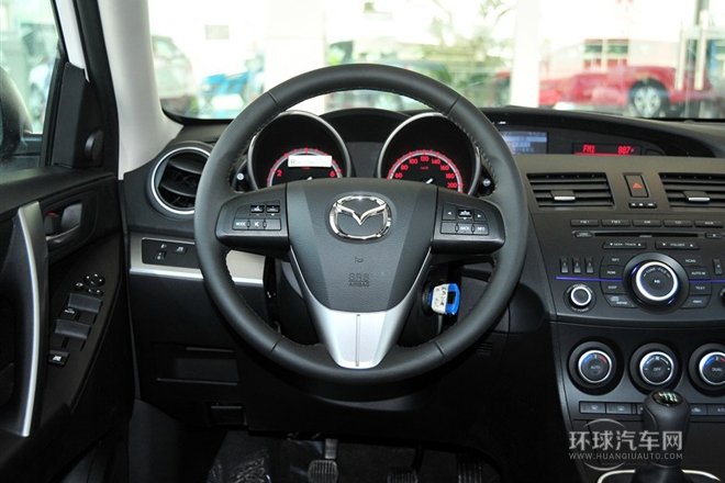 2012款 兩廂 2.0L 手動(dòng)運(yùn)動(dòng)型