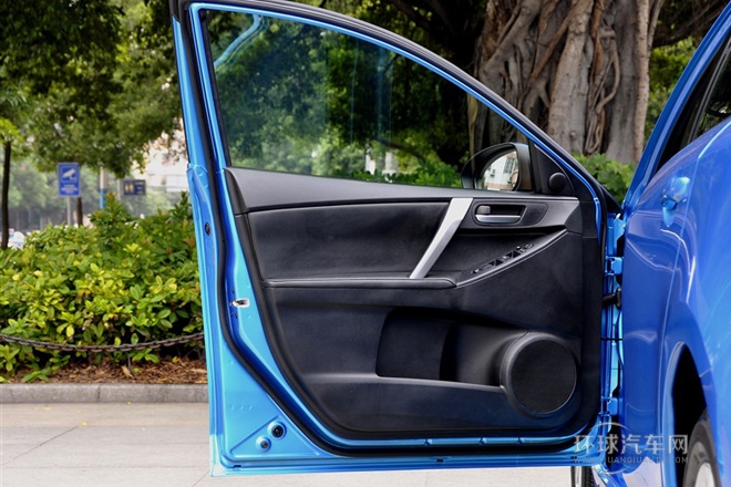 2012款 兩廂 2.0L 自動(dòng)豪華型