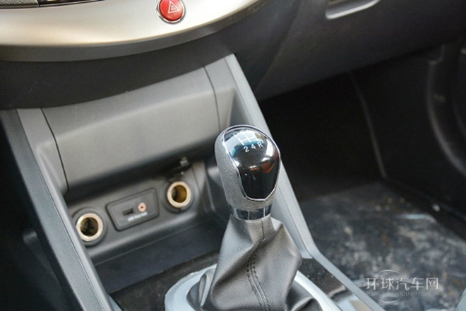 2014款 2.0L 手動尊貴版