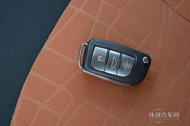 2014款 2.0L 手動尊貴版