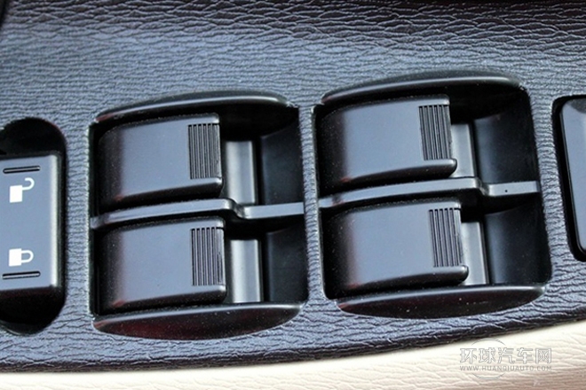 2014款 2.5T V1 兩驅標準型大雙排4B2-95C43