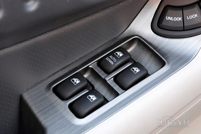 2013款 2.0L 兩驅(qū)豪華版