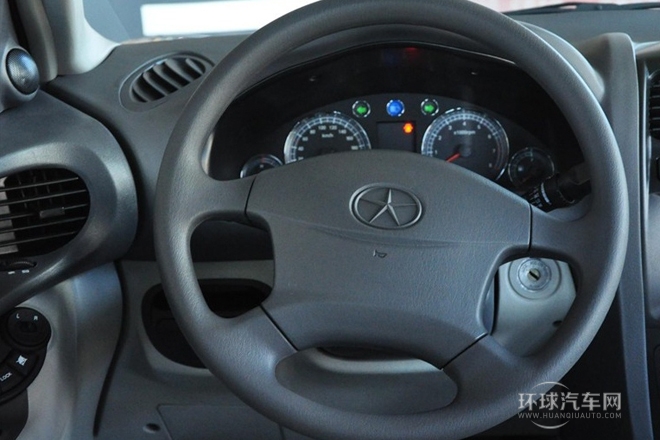 2013款 2.0L 兩驅進取型