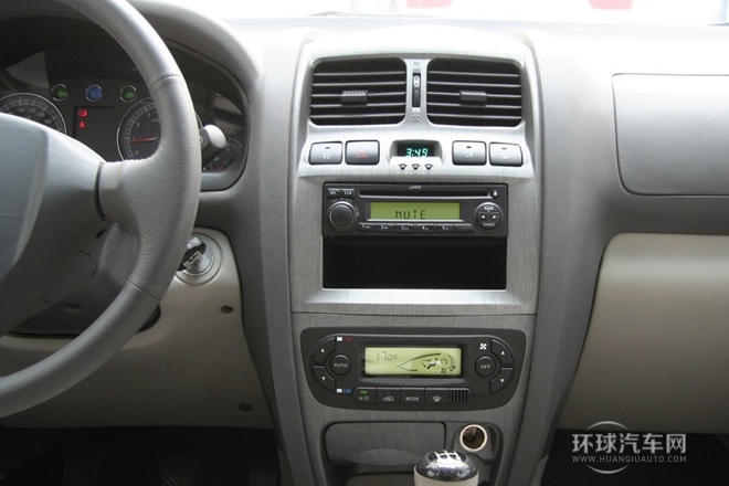 2013款 2.4L 四驅(qū)豪華版