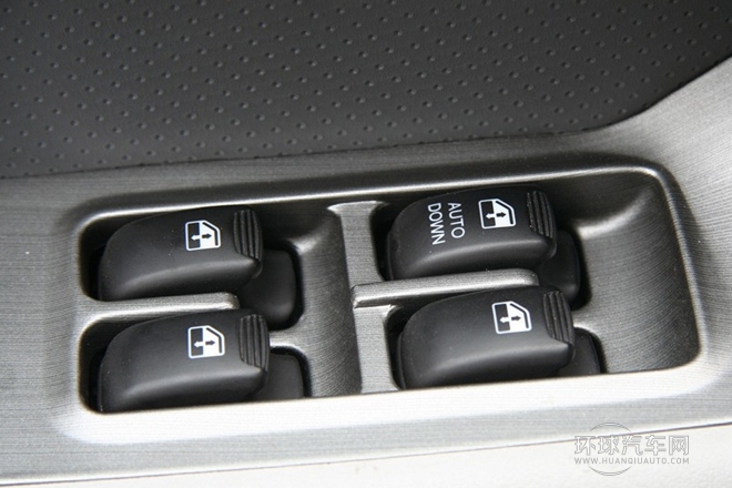 2013款 2.4L 四驅(qū)豪華版