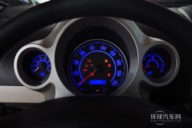 2012款 CROSS 1.0L 豪華型