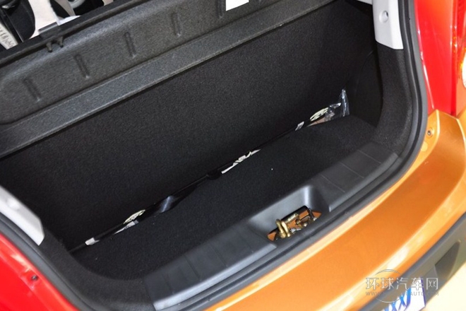 2012款 CROSS 1.0L 豪華型