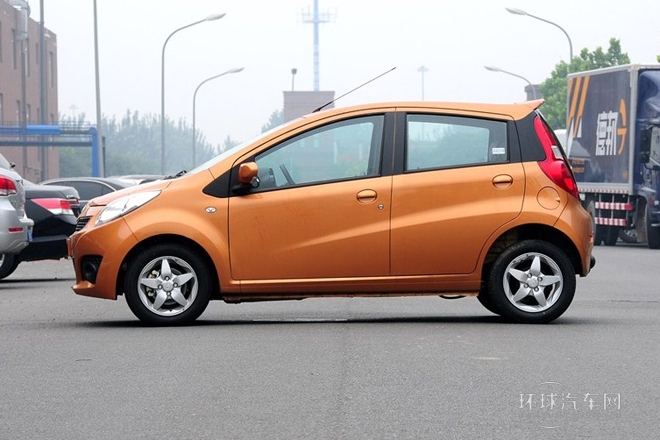 2013款 1.0L 豪華型