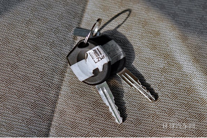 2012款 1.2L加長(zhǎng)標(biāo)準(zhǔn)型LJY