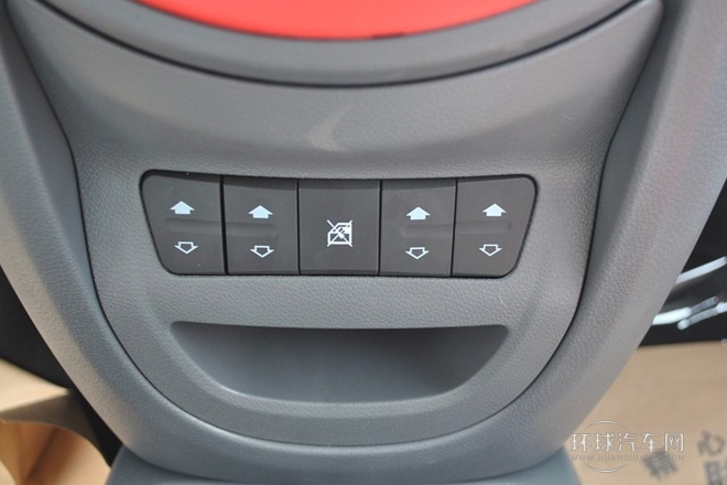 2013款 1.0L 舒適型