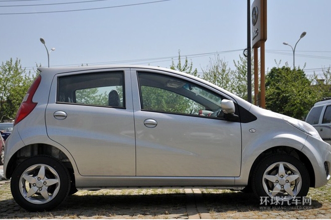 2013款 國際版 1.0L 導(dǎo)航型