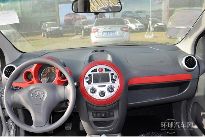 2013款 國際版 1.0L 導(dǎo)航型