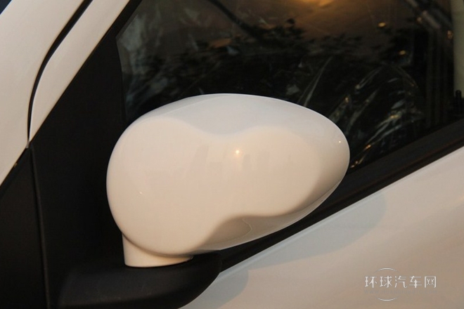 2013款 國際版 1.0L 豪華型