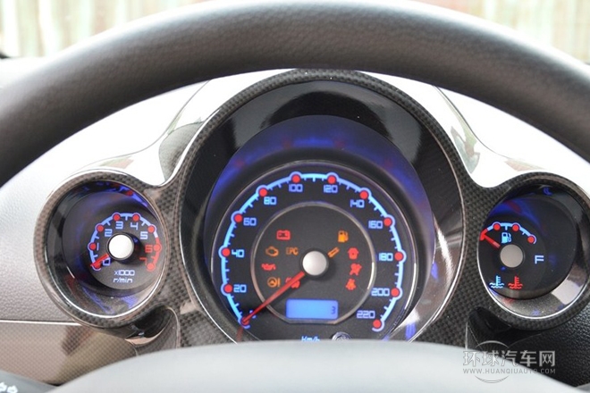 2013款 國際版 1.0L 豪華型