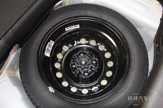 2013款 國際版 1.0L 豪華型