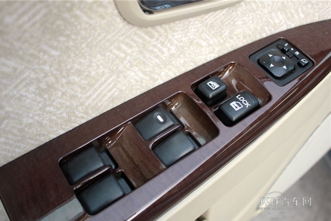 2012款 2.0L 銘仕版