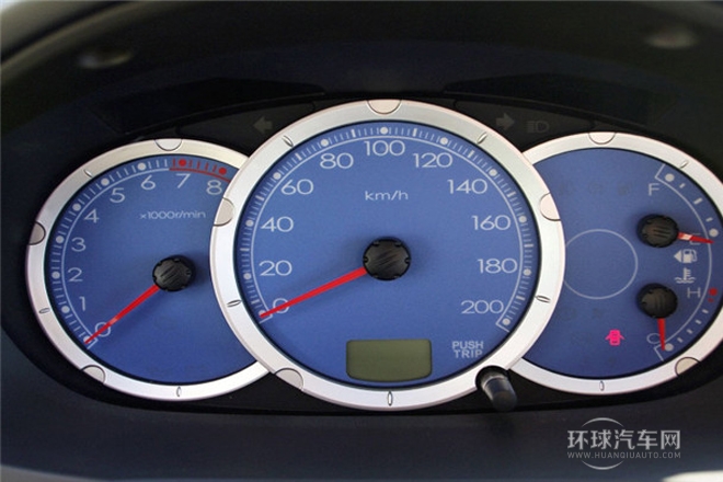 2011款 2.0L 手動(dòng)擋豪華型