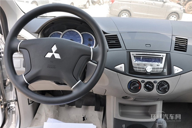 2011款 2.0L 手動(dòng)擋豪華型