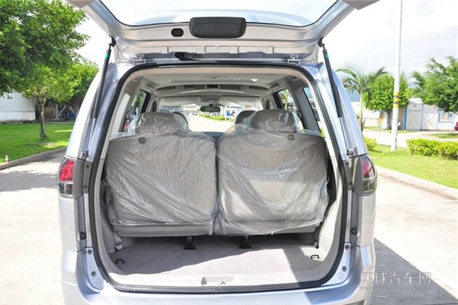 2011款 2.0L 自動擋豪華型