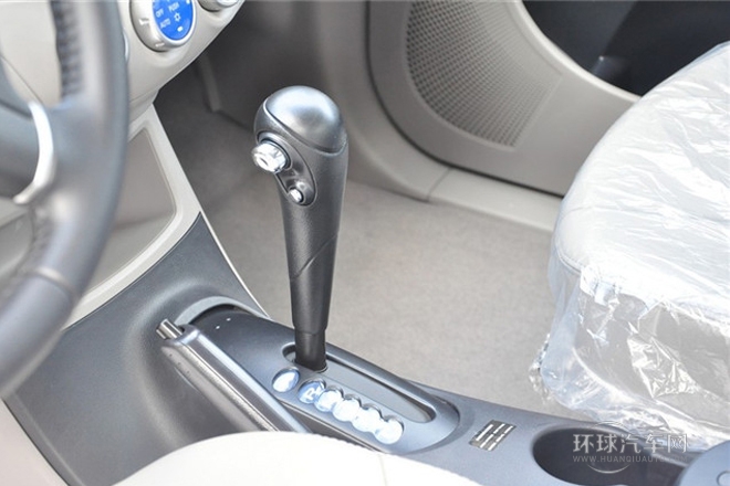 2011款 2.0L 自動擋豪華型