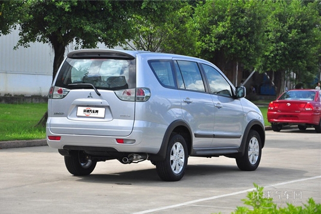 2011款 2.0L 自動(dòng)擋豪華型