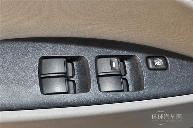 2011款 2.0L 自動擋旗艦型