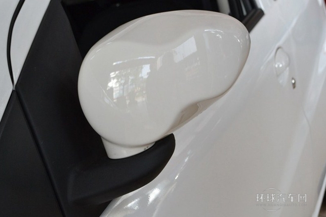 2013款 國(guó)際版 1.0L 舒適型