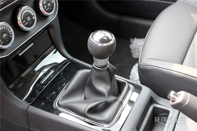 2013款 風(fēng)尚版 1.6L 手動(dòng)豪華型